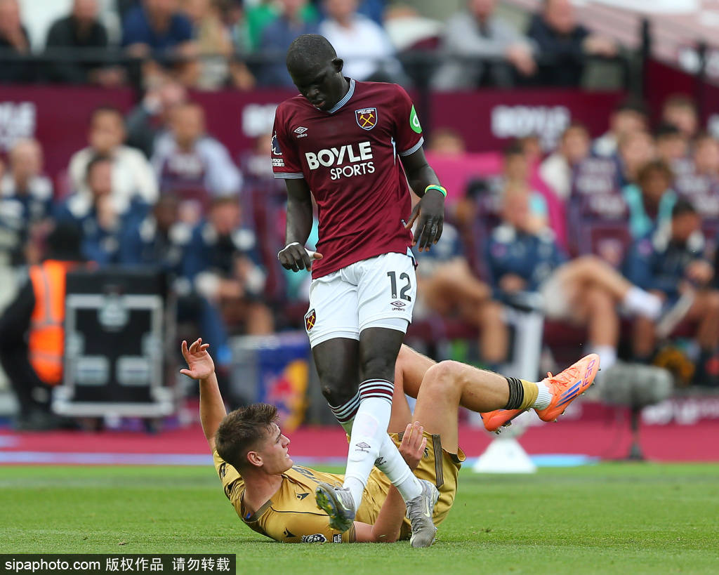 虽然他在训, 不仅是一个 虽然他在训, 不仅是一个