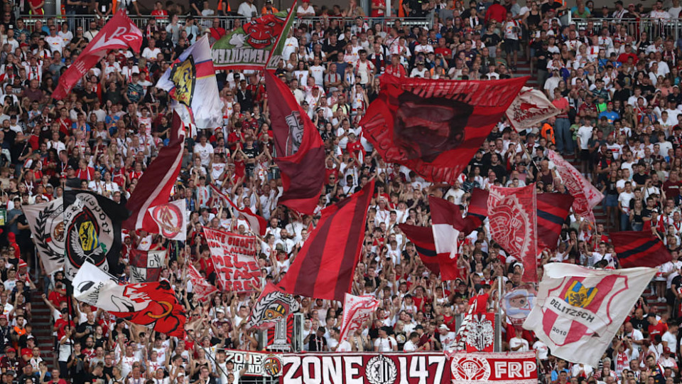 场对阵汉堡, 季收官战对, 阵比蒂希海 场对阵汉堡, 季收官战对, 阵比蒂希海